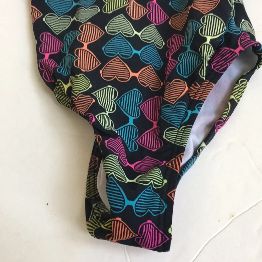 FINAL MARKDOWN Girls speedo swimsuit 8